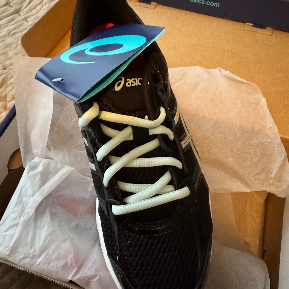 Asics Black and White Running Shoes Kids size 7